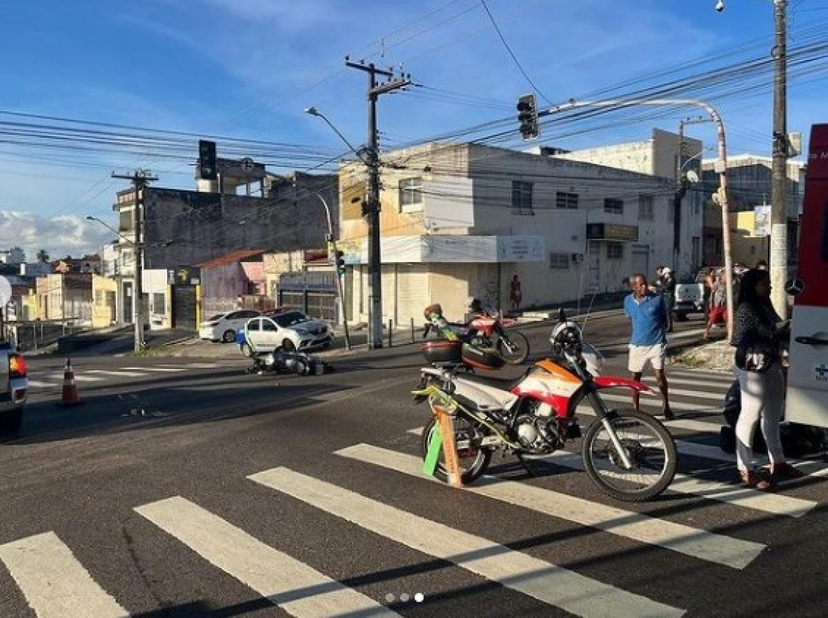 Acidente Carro E Moto Colidem Ne Get Lio Vargas Em Aracaju F News