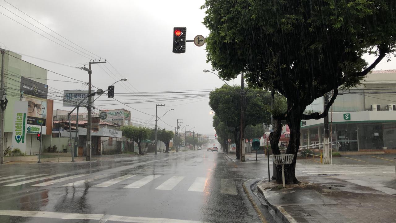 Frente Fria Provoca Chuva Forte E Queda De Temperatura Em Sergipe F