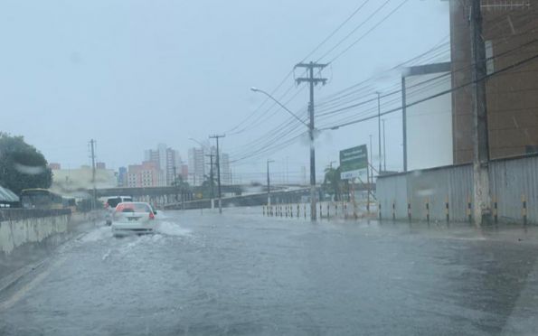 Chuva provoca alagamentos em vários bairros de Aracaju F5 News