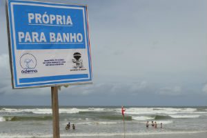 Praias sergipanas não estão impróprias para o banho, diz Adema