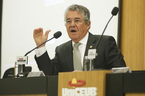 Instituições devem ficar atentas a retrocessos, diz Marco Aurélio