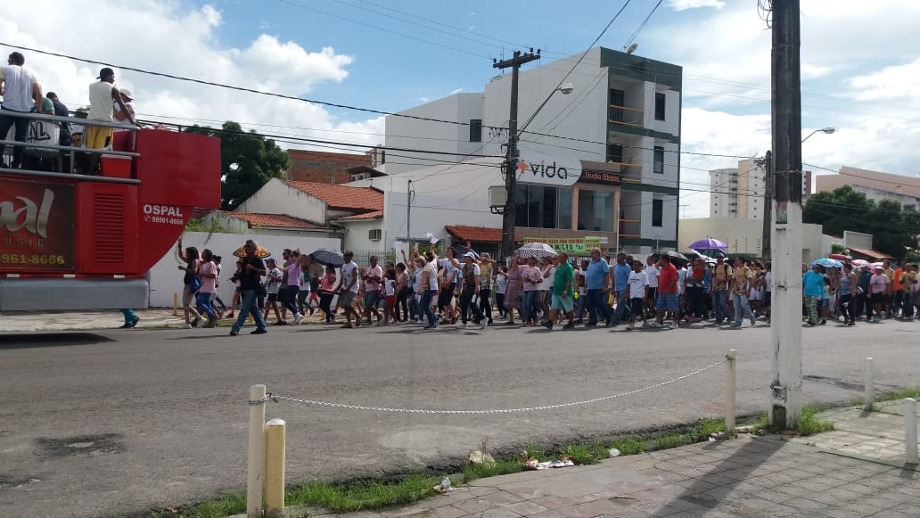 Devotos acompanham procissão de São José Operário em Aracaju