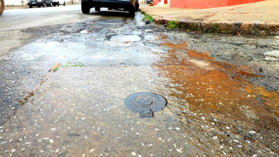 Sergipe desperdiça 53% da água tratada, aponta relatório 