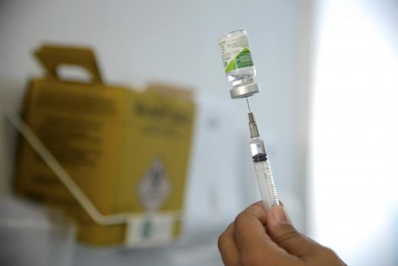 Campanha vacina 393 mil pessoas contra a gripe em Sergipe 
