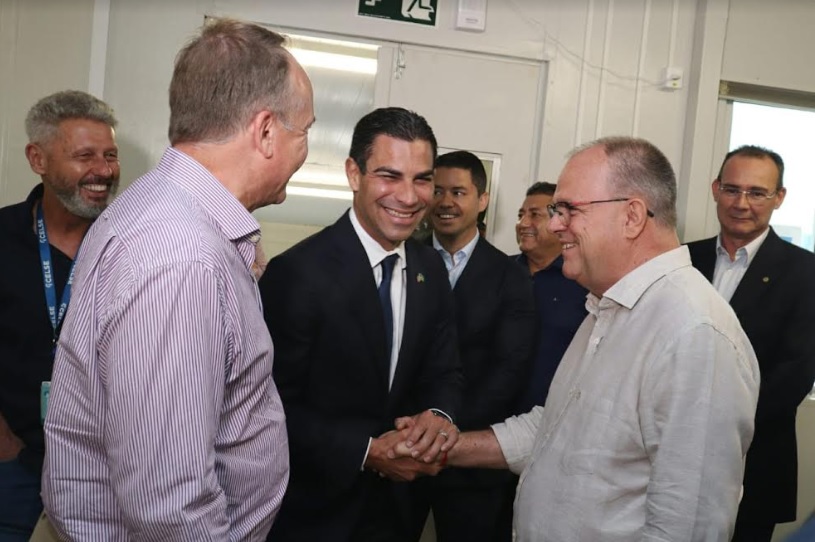Governador apresenta termoelétrica de Sergipe a prefeito de Miami