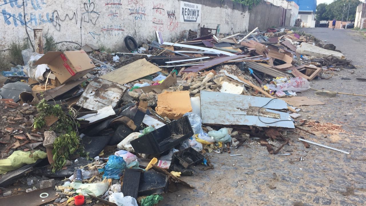 Coleta de lixo é parcialmente prejudicada em Aracaju