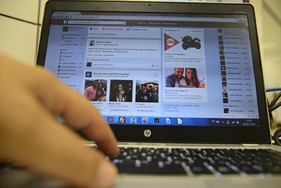 Ministério Público investiga uso ilegal de dados do Facebook