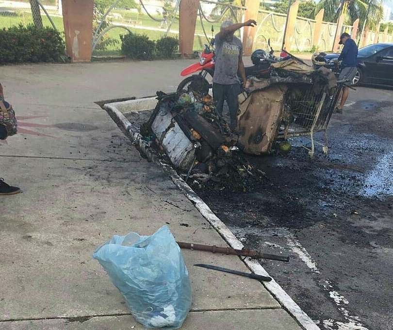 Campanha ajuda vendedor de cocos que teve mercadoria queimada em Aracaju