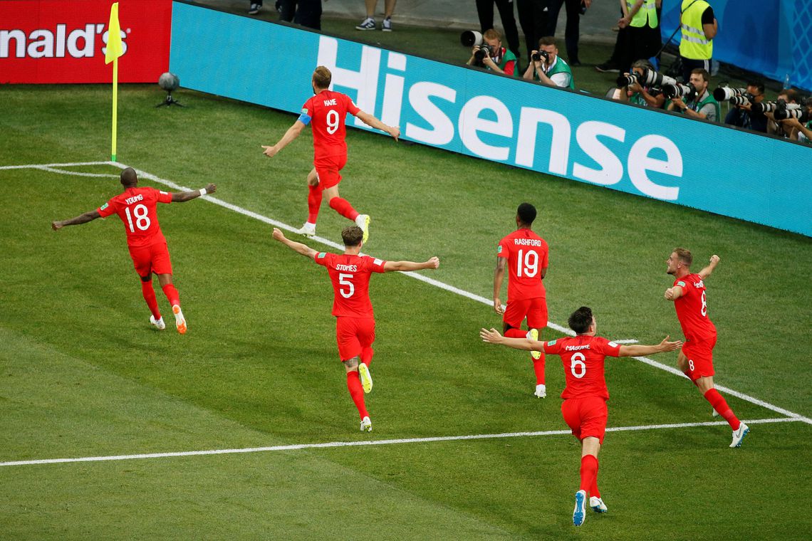 Inglaterra desempata no fim do segundo tempo e vence Tunísia