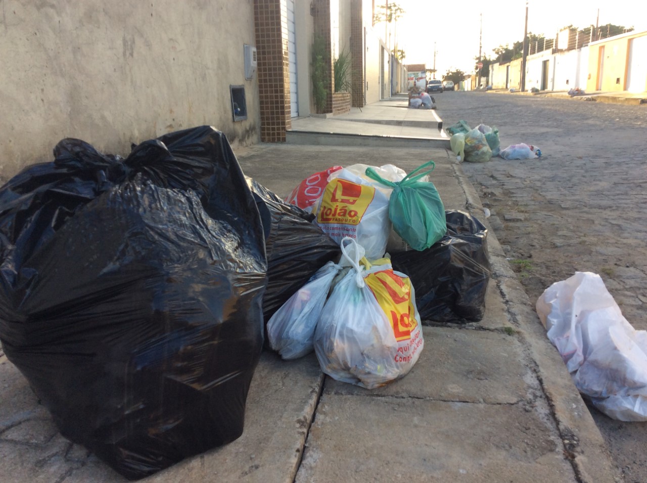 Coleta de lixo é parcialmente concluída em Aracaju
