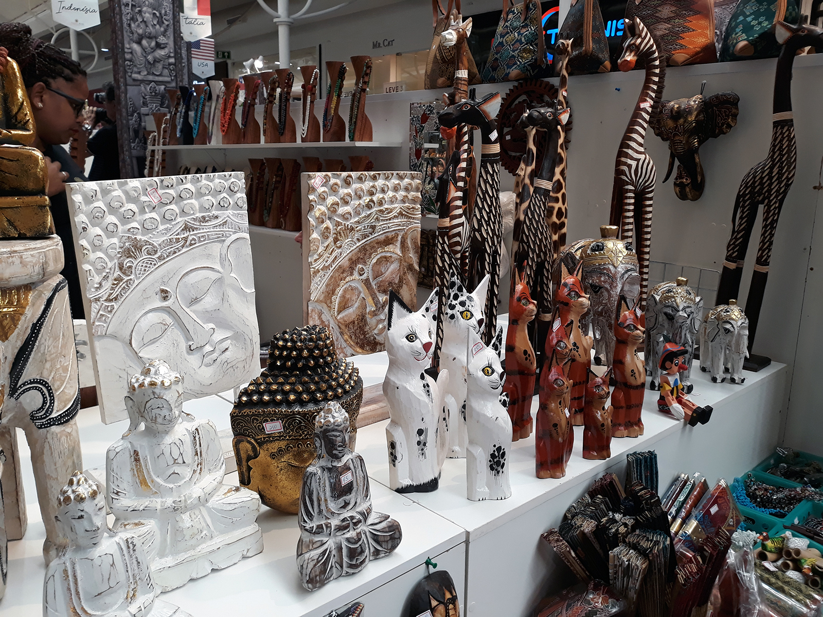Espaço Nações & Artes leva objetos manufaturados ao Shopping Jardins