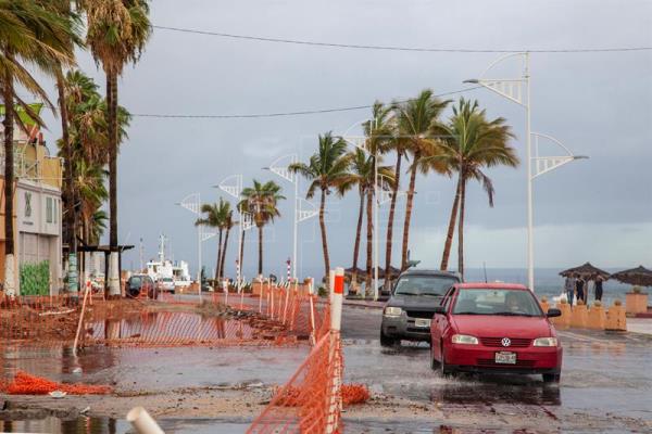 Tempestade Lidia causa inundações e danos na Península da Baixa Califórnia