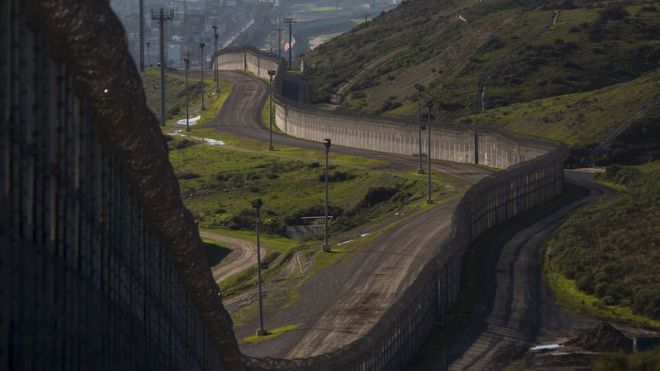 Empresas vão construir protótipos para muro na fronteira com México