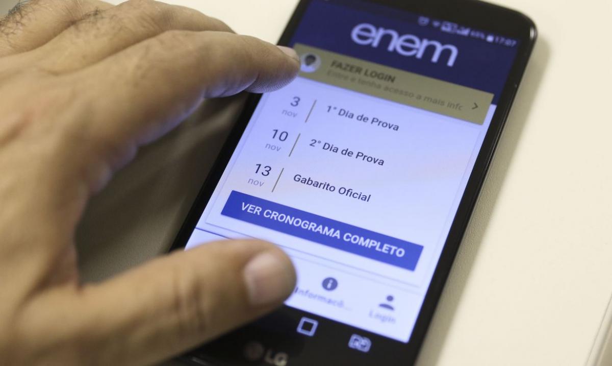 Enem: estudantes têm até hoje para inserir foto no cadastro