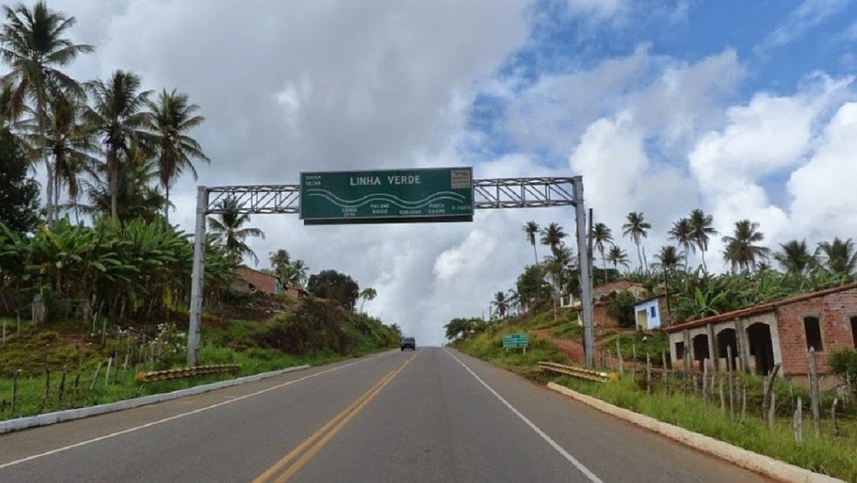 Trecho da Linha Verde, rodovia que liga a Bahia a Sergipe pelo litoral. Foto:Reprodução