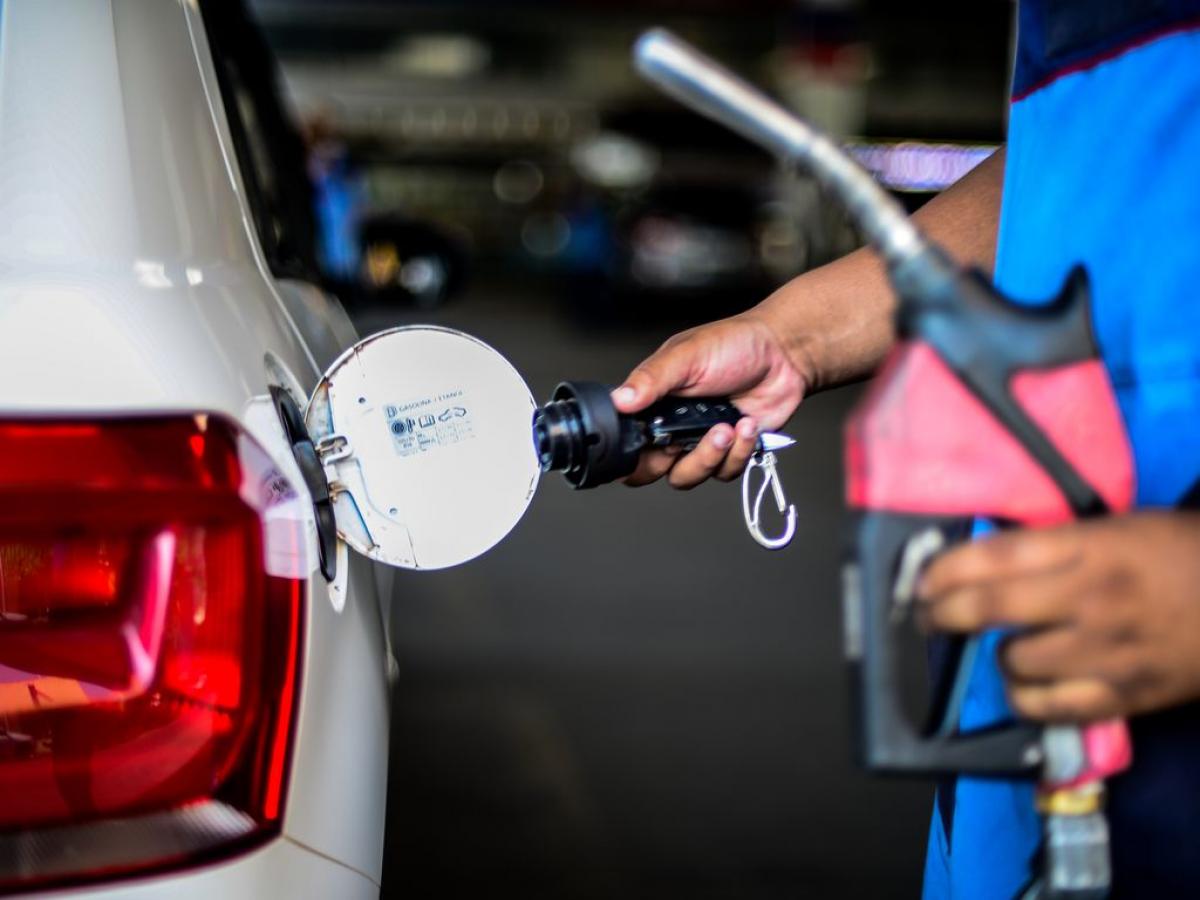 Em Sergipe, preço da gasolina termina outubro em alta e se aproxima de R$ 7