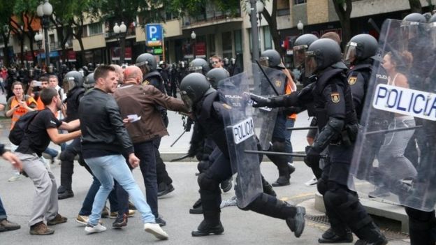 Catalunha: CE diz que violência não pode ser instrumento político