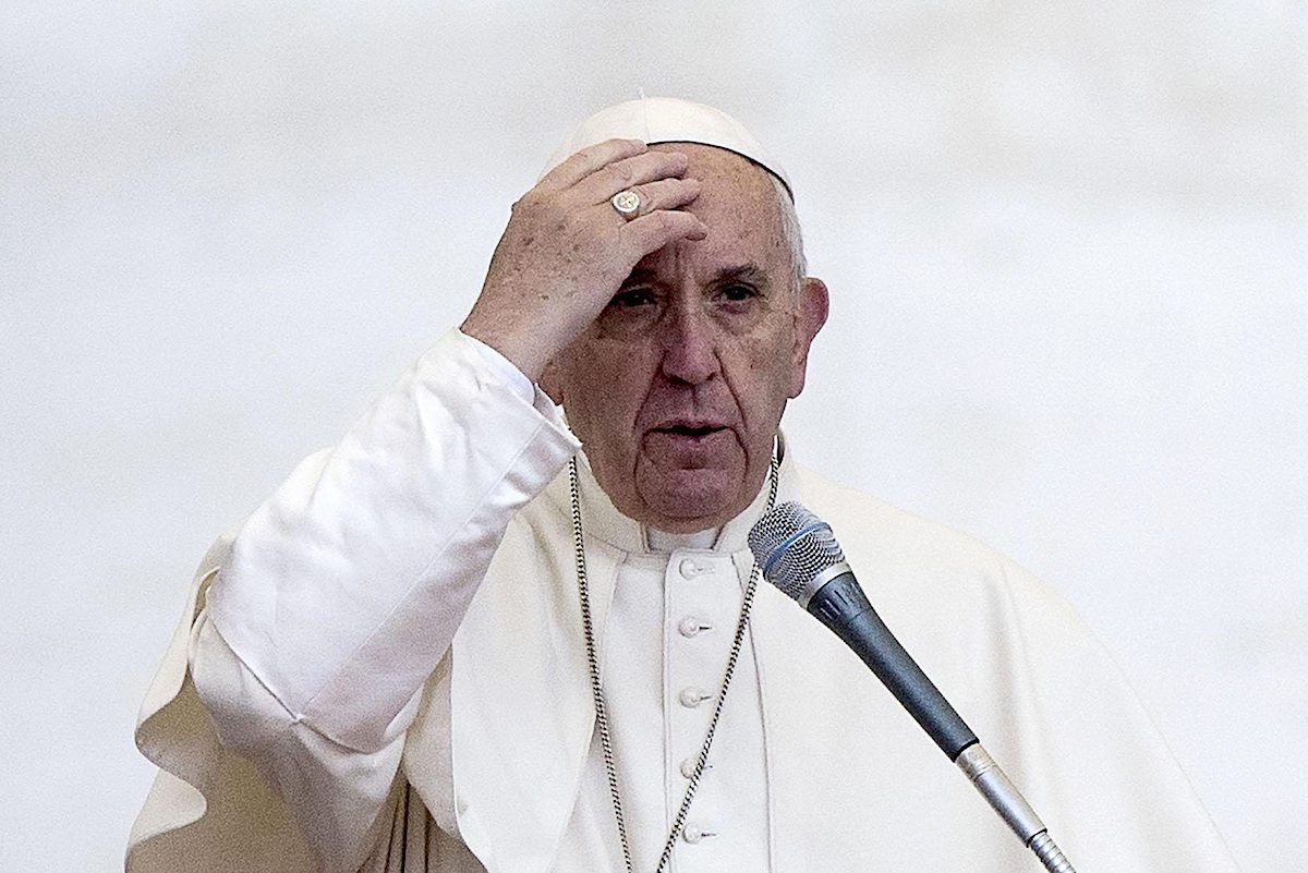 Papa pede atenção para detectar novos focos de totalitarismo