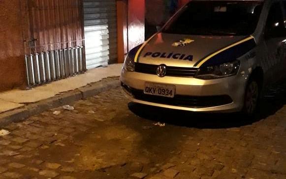 Suspeito de matar comerciante morre em confronto policial