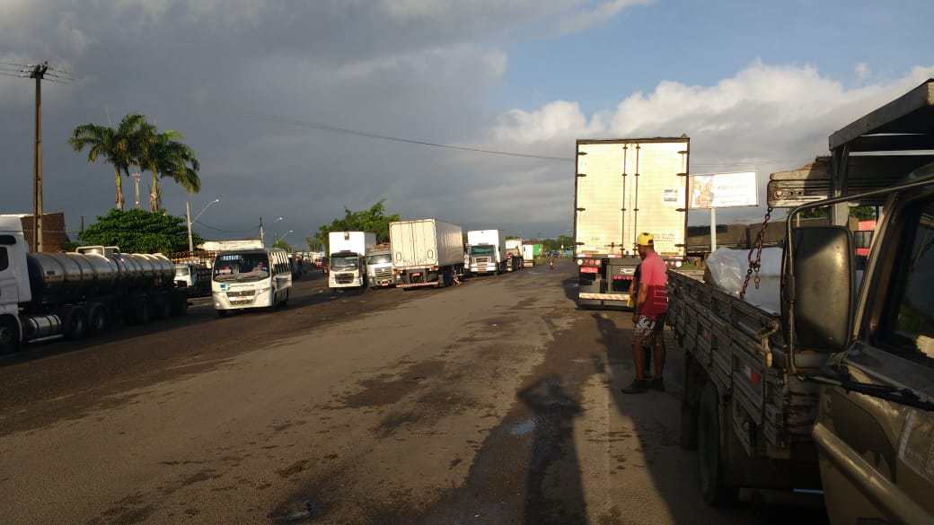 Sergipe segue com protestos de caminhoneiros em rodovias