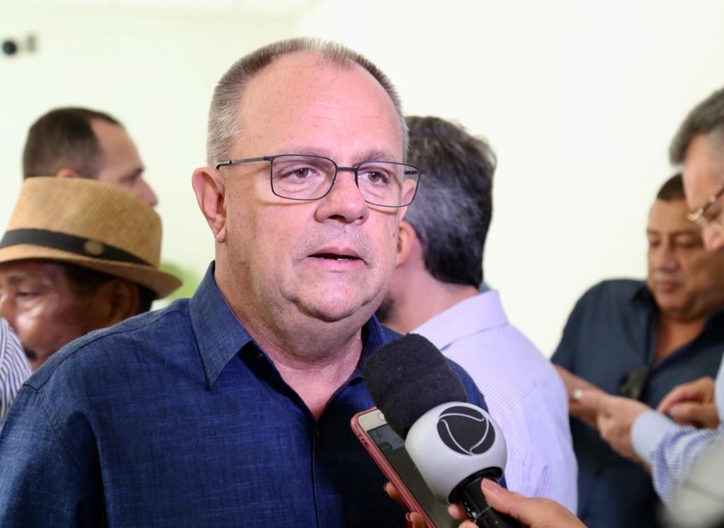 "Se eu propuser privatização da Deso peço que votem contra", diz Belivaldo