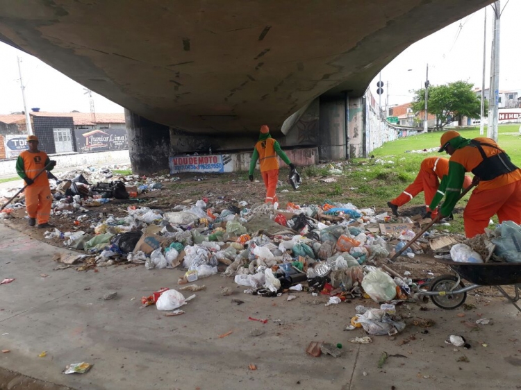 Prefeitura de Aracaju prorroga contrato emergencial do lixo por 30 dias