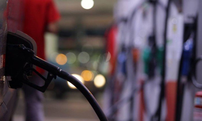 Aracajuano não encontra gasolina por menos de R$4; veja preços 