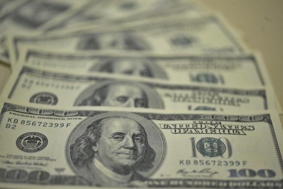  Dólar abre o dia em baixa de 0,59% cotado a R$ 3,7655