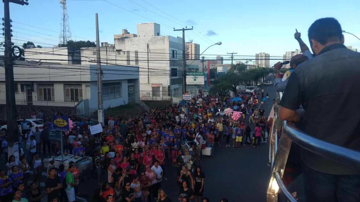 Milhares de pessoas acompanham Marcha para Jesus em Aracaju