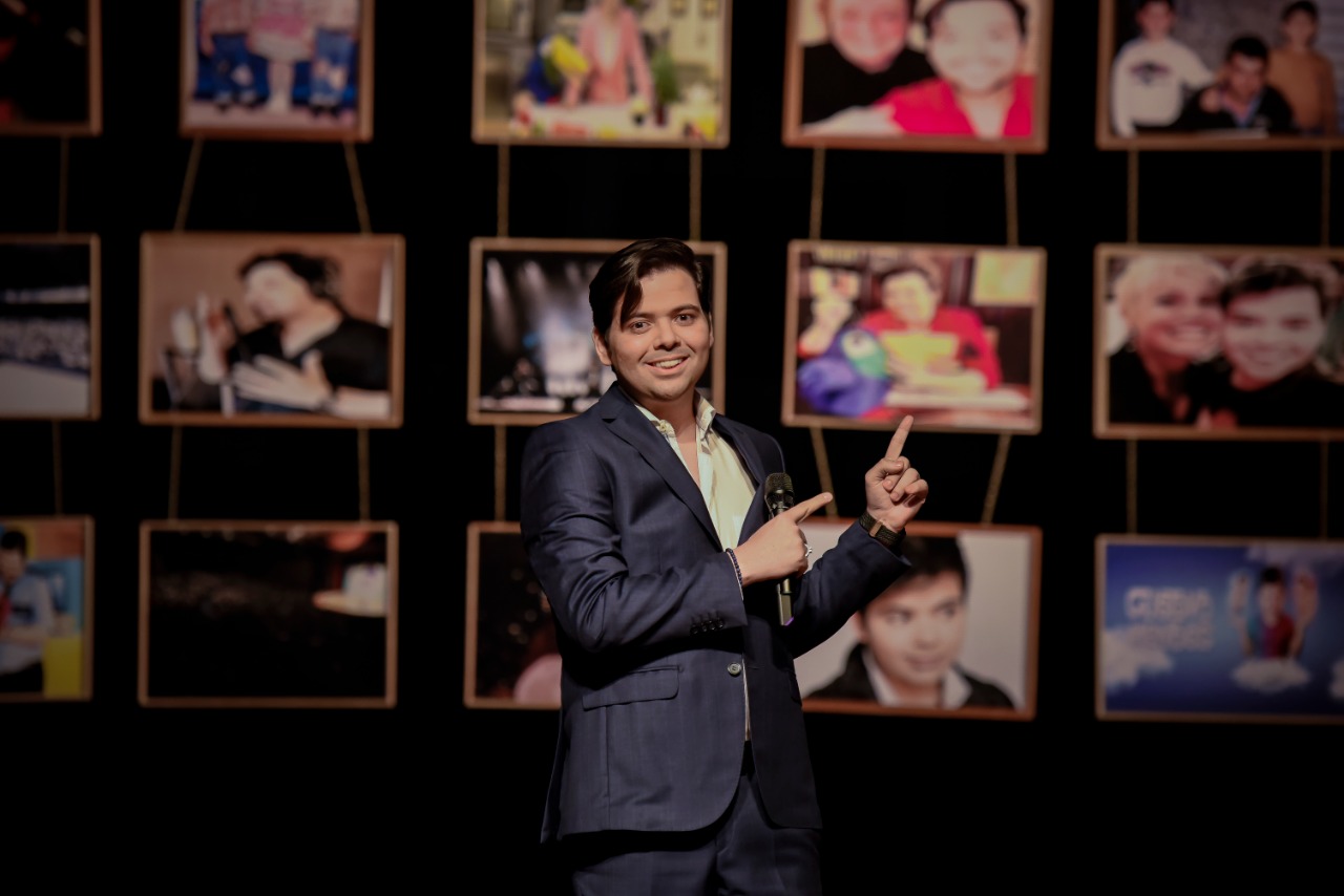 Gustavo Mendes traz espetáculo “Di uma vez por todas” para Aracaju