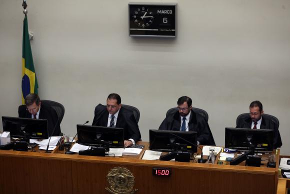 Por unanimidade, STJ rejeita habeas corpus preventivo de Lula