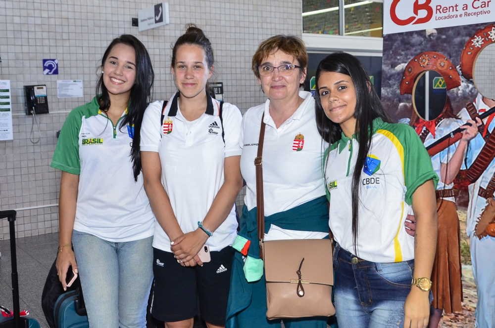 Delegações chegam a Aracaju para Mundial Escolar de Triathlon