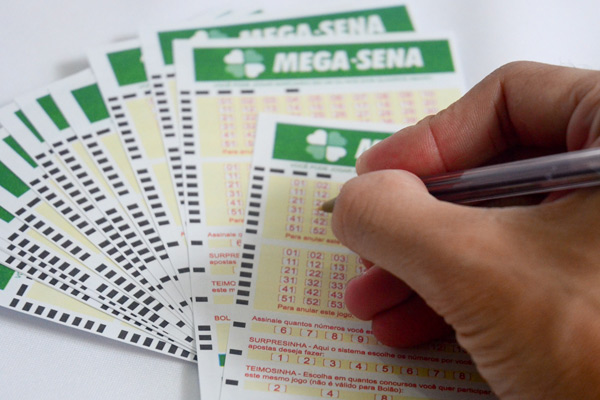 Mega-Sena acumula e próximo sorteio deve pagar R$ 50 milhões