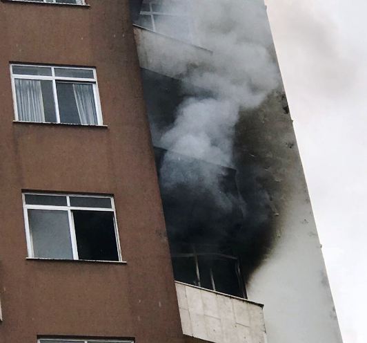Apartamento pega fogo no São José em Aracaju 