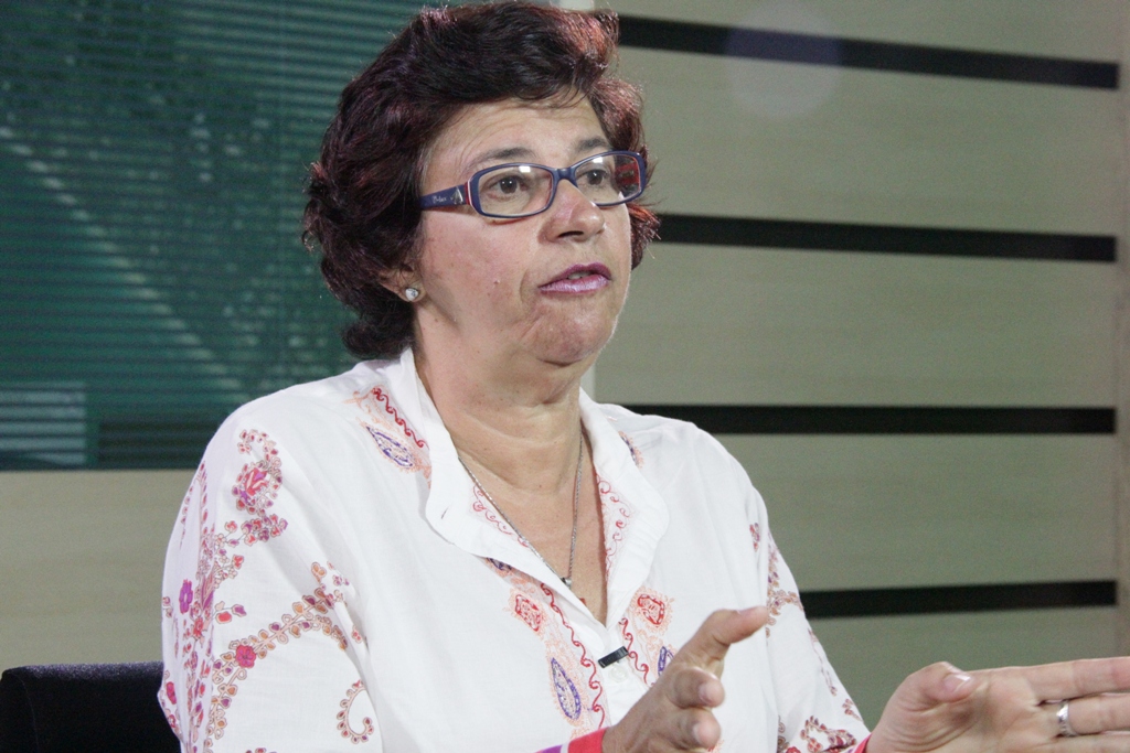 Sônia Meire defende voto facultativo e revogação de medidas econômicas 