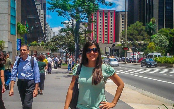 A Avenida Paulista é o melhor resumo da cidade de São Paulo. Ela é viva, pulsante e está sempre em transformação
