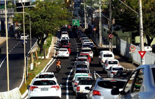 Senado aprova mudanças no Código de Trânsito e amplia validade da CNH