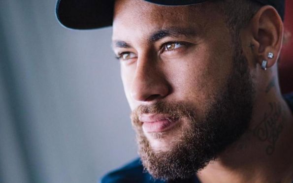 PSG anuncia apoio total a Neymar em caso de racismo