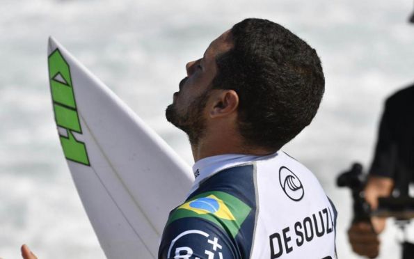 Surfe: Adriano de Souza anuncia aposentadoria para final de 2021