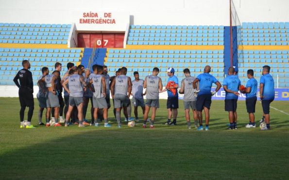 Confiança e Freipaulistano entram em campo por competições nacionais