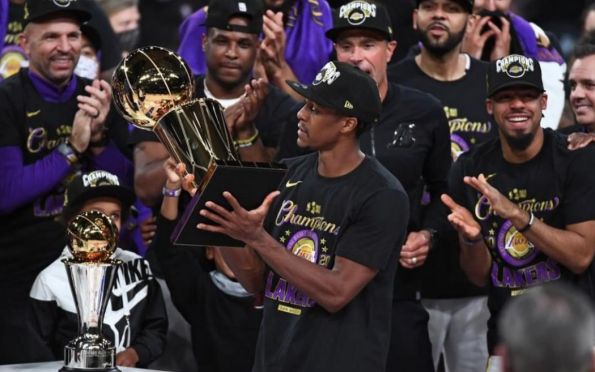 Los Angeles Lakers derrota Miami Heat e conquista título da NBA