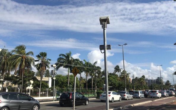 Radares registram mais de 200 autuações por dia no trânsito de Aracaju