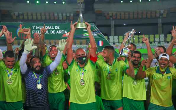 Brasil vence França e conquista Mundial de Futebol de Areia Raiz