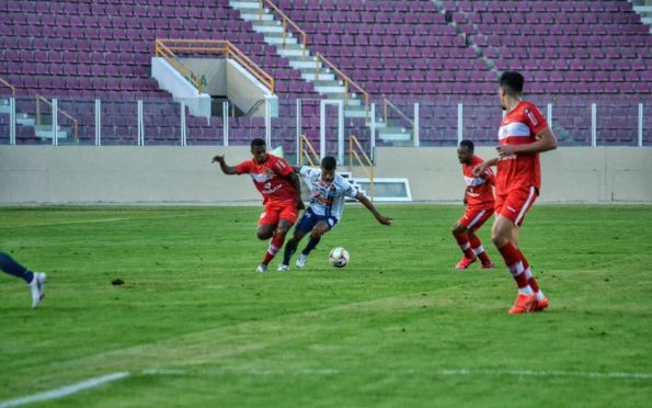 Confiança enfrenta o CRB em jogo de “seis pontos” 