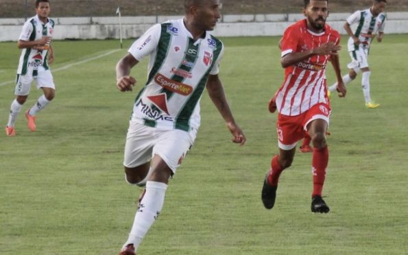 Lagarto faz 3 a 0 no América e fica com a liderança do Sergipano