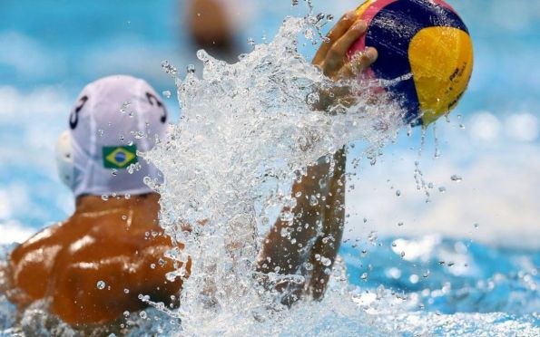 Seleção de polo aquático consegue liberação e viaja ao Pré-Olímpico