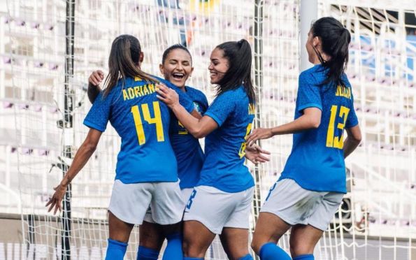 Seleção feminina supera Canadá em despedida de torneio nos EUA