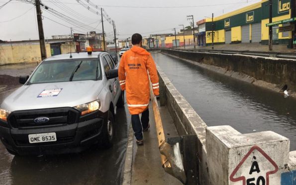 Equipes da Prefeitura atuam para atenuar efeitos das chuvas na capital