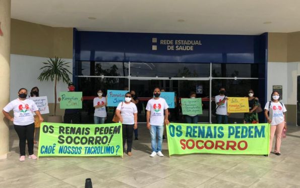 Renais transplantados protestam contra atraso na entrega de medicamentos