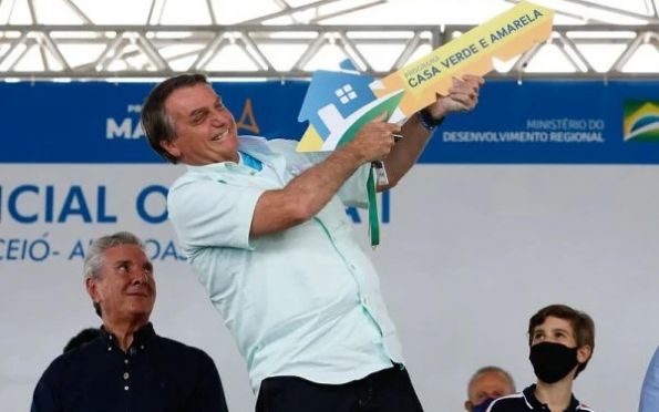 Bolsonaro diz que cadastro do Bolsa Família será feito por aplicativo